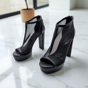 Jules Throwback Sz 6 Black Elegant High Heels with Peep-Toe Design By JF